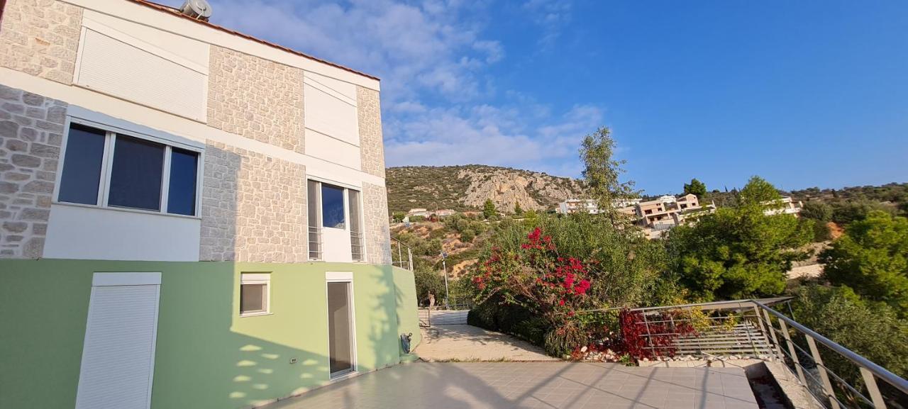 Hébergement de vacances πέτρα, ελιά και λεβάντα *