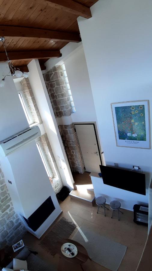 πέτρα, ελιά και λεβάντα Holiday home *